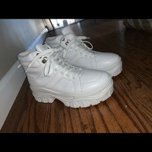 KRUSH: can I get a boot boot chunky sneakers